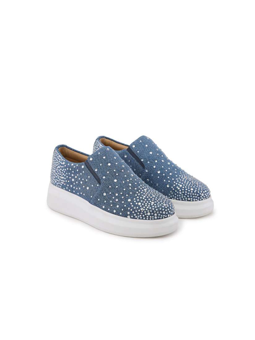 Rainy shoes myntra discount
