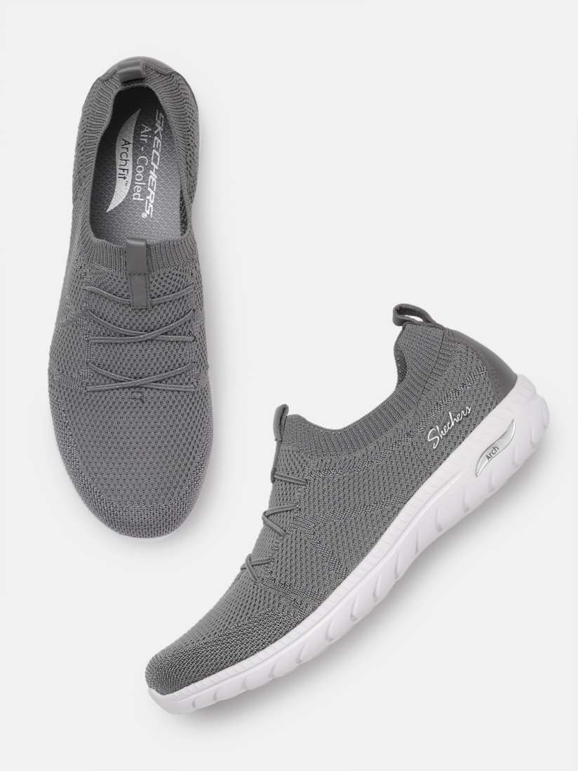 Myntra skechers store