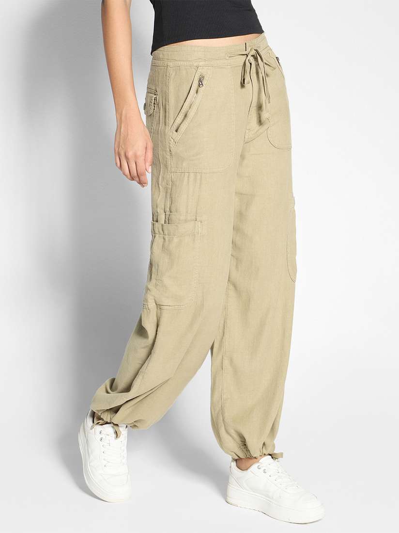 AMERICAN EAGLE OUTFITTERS Women Mid-Rise Regular Fit Joggers Trousers