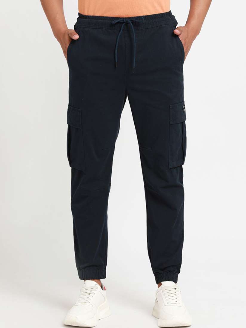 Joggers on myntra clearance