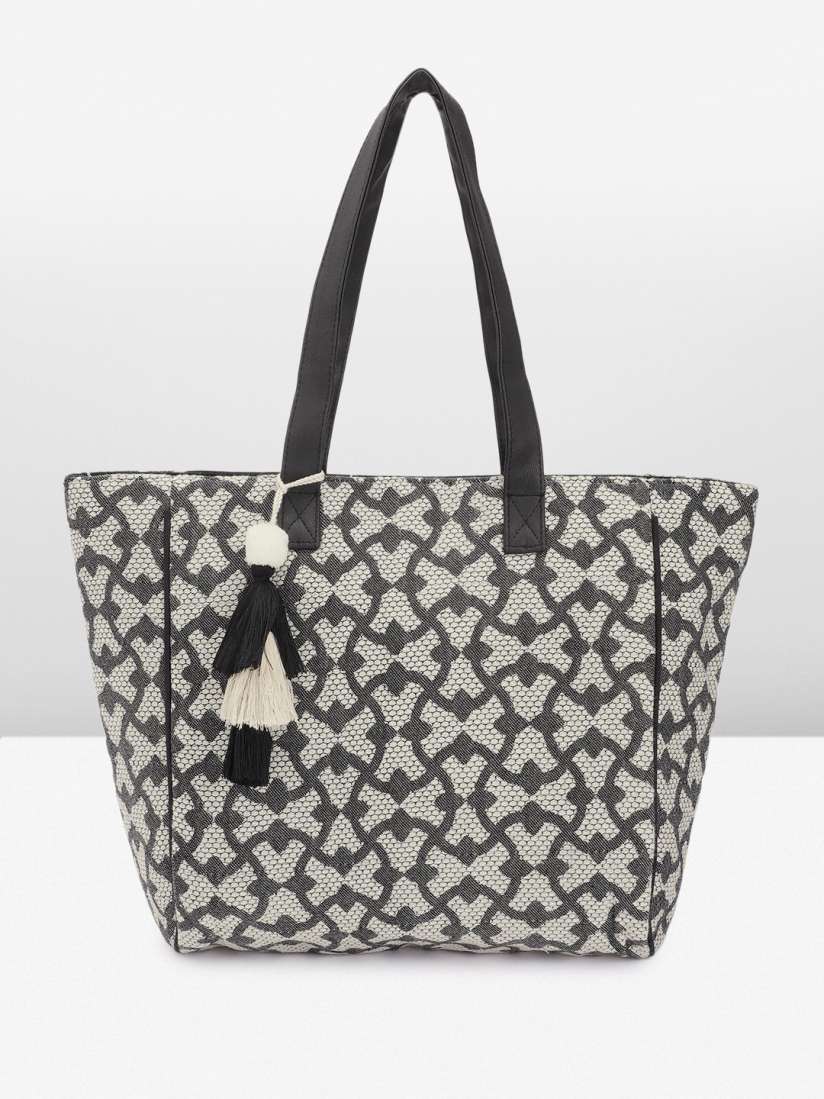 Tote bags on myntra outlet