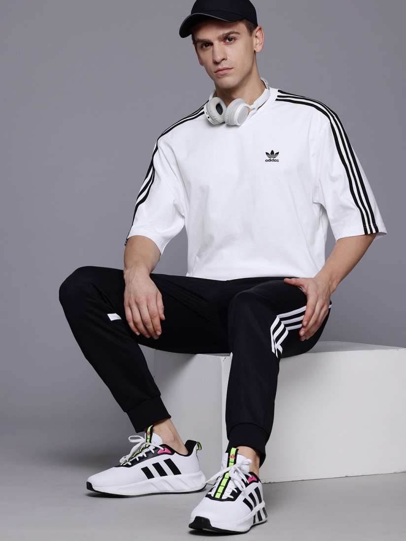 Buy ADIDAS Originals Drop Shoulder Sleeves Pure Cotton Oversize T shirt Tshirts for Men 30106149 Myntra