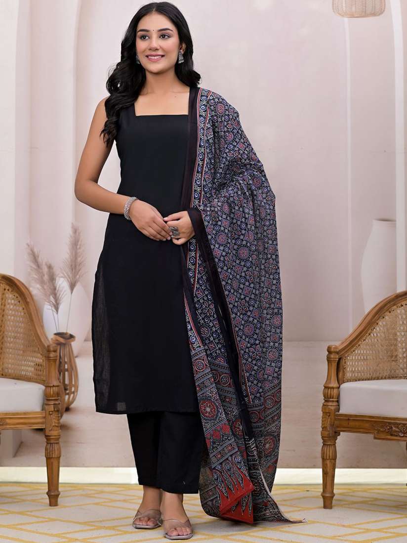 Buy Yufta Black Square Neck Pure Cotton Straight Kurta With Trousers Dupatta Kurta Sets for Women 30135297 Myntra