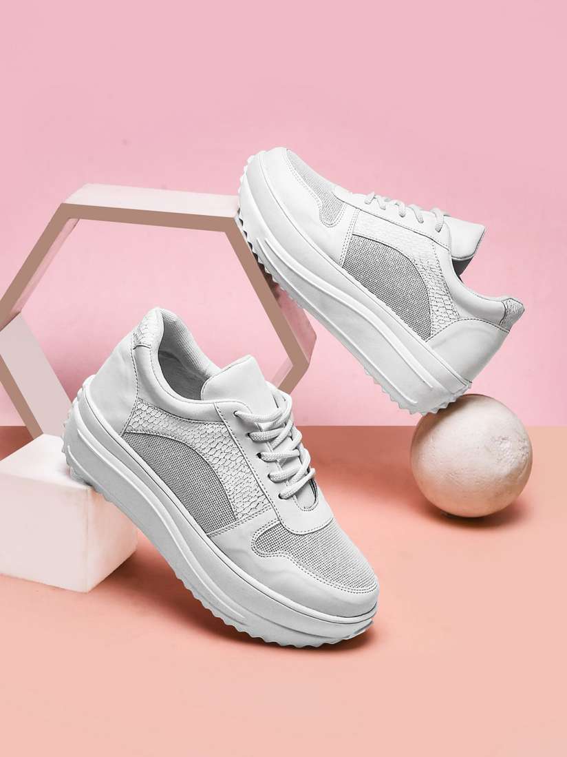 Womens sneakers myntra hotsell