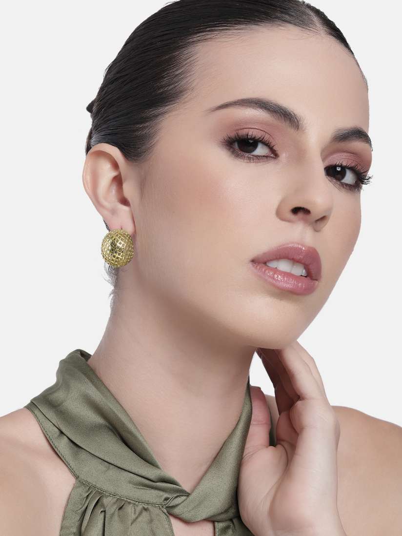 Myntra gold earrings discount