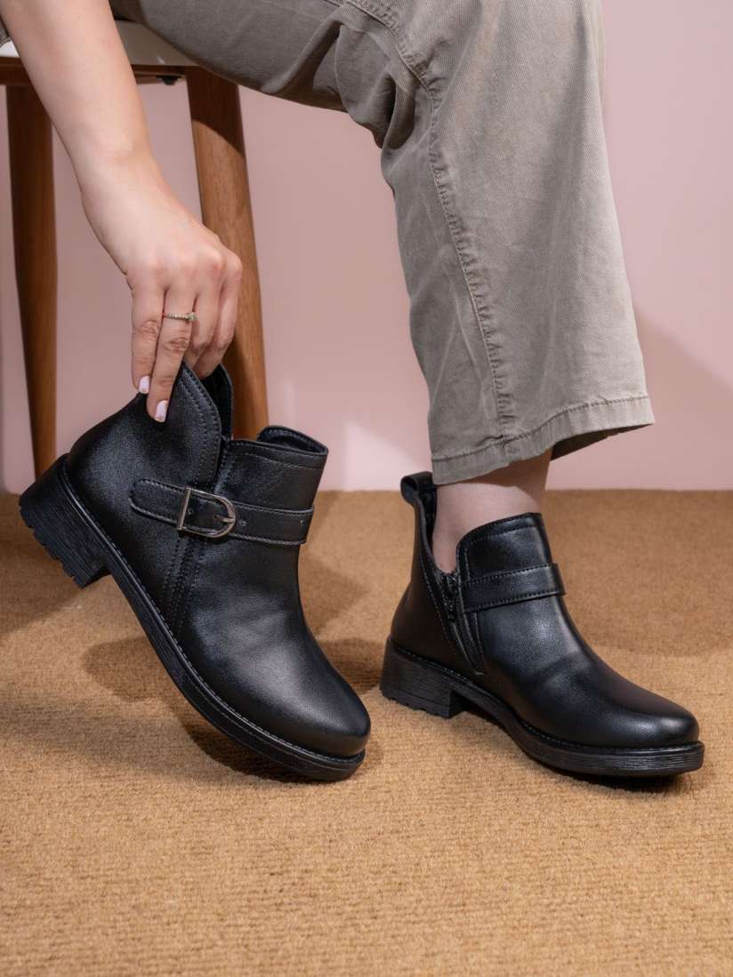 Round toe chelsea boots womens online