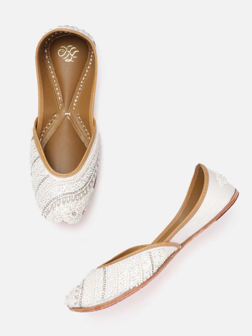 Myntra mojaris discount