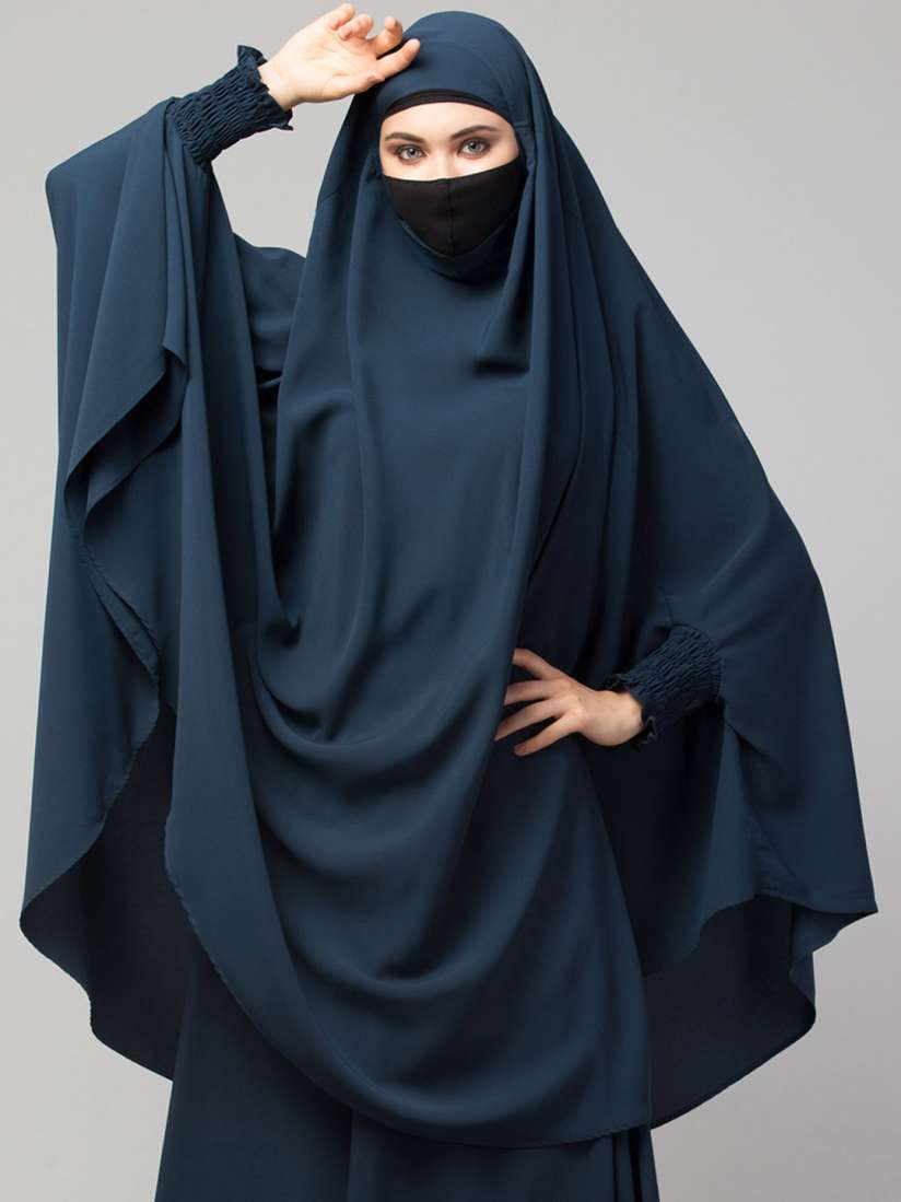 Nike khimar top