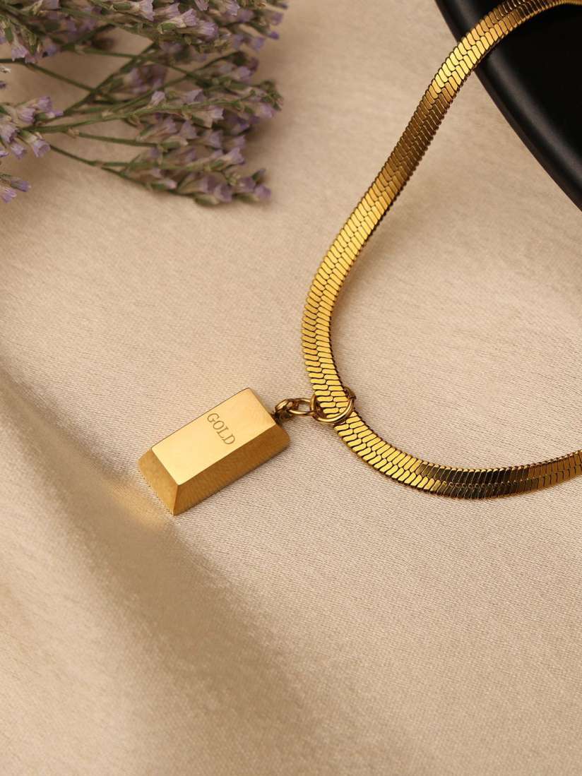 Myntra pendant hot sale