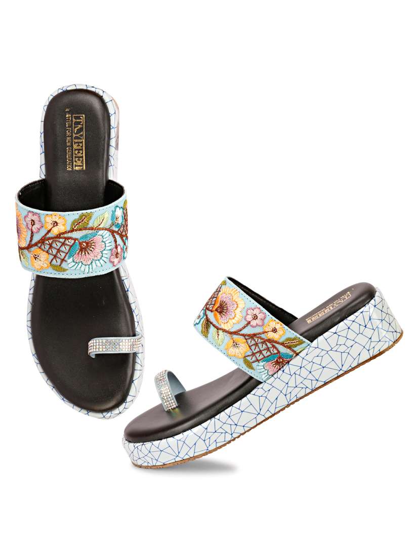 Sandals on myntra deals