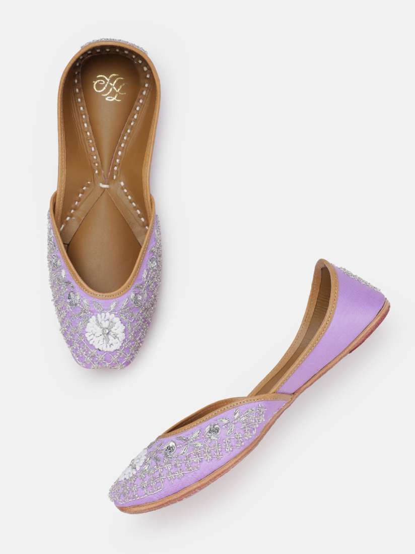 Myntra mojaris deals