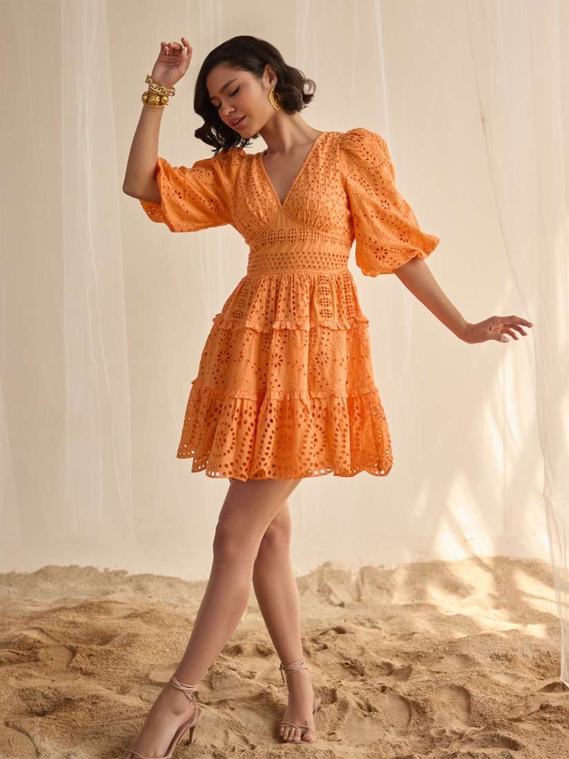 UND PUFF SLEEVE FIT AND FLARE DRESS