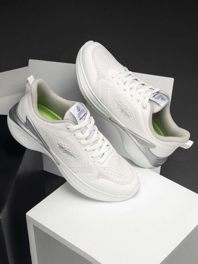 Red tape white walking shoes deals