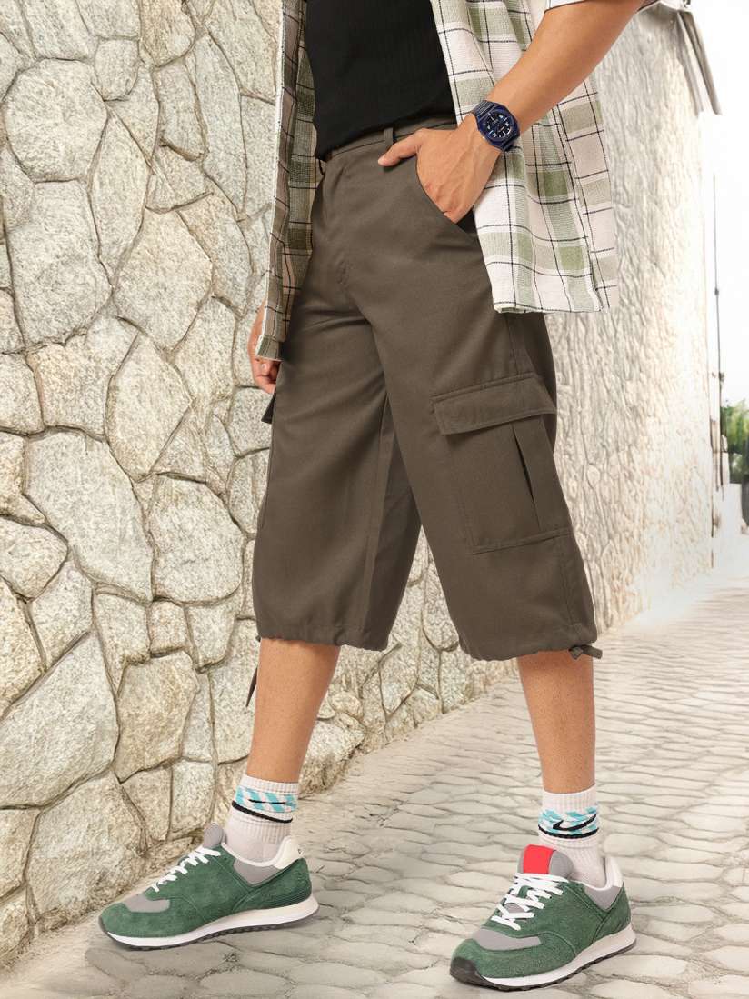 在庫所持★即納・関税負担★Current Elliott The Kiddo Short Cargo Shorts Out Of Style Cargo Shorts Out Of Style 2019 Top