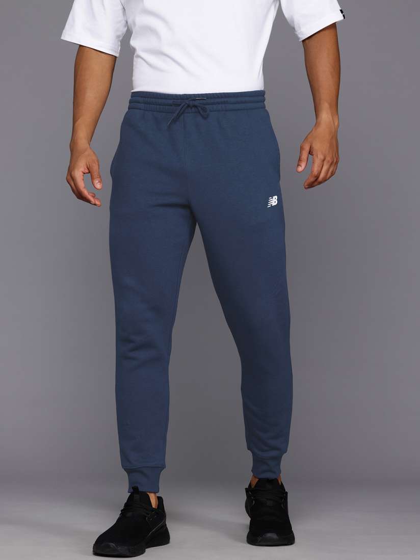 Joggers on myntra discount