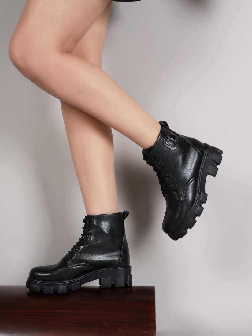 Ladies boots on myntra on sale