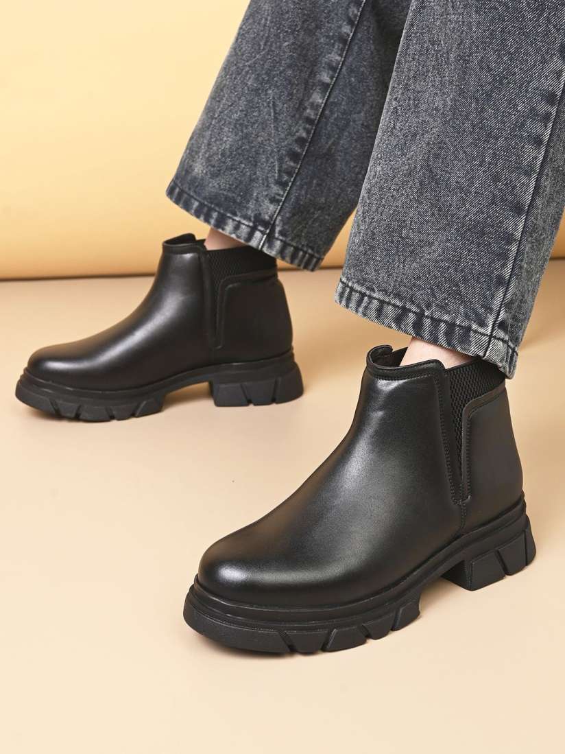 Boots myntra hotsell