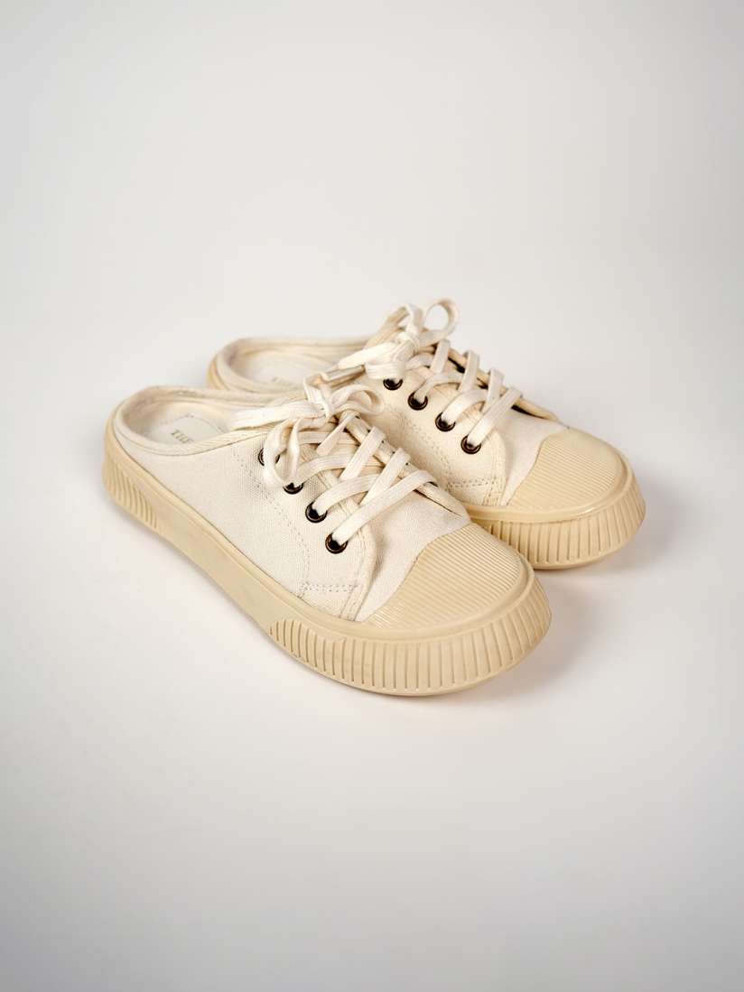 Myntra canvas shoes top