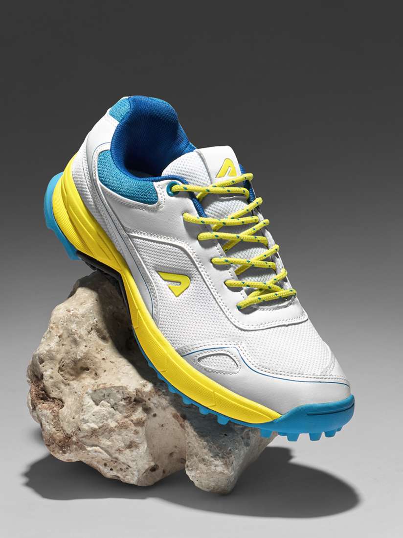 Buy BOLDFIT Men Mesh Marking Cricket Shoes Sports Shoes for Men 31139799 Myntra