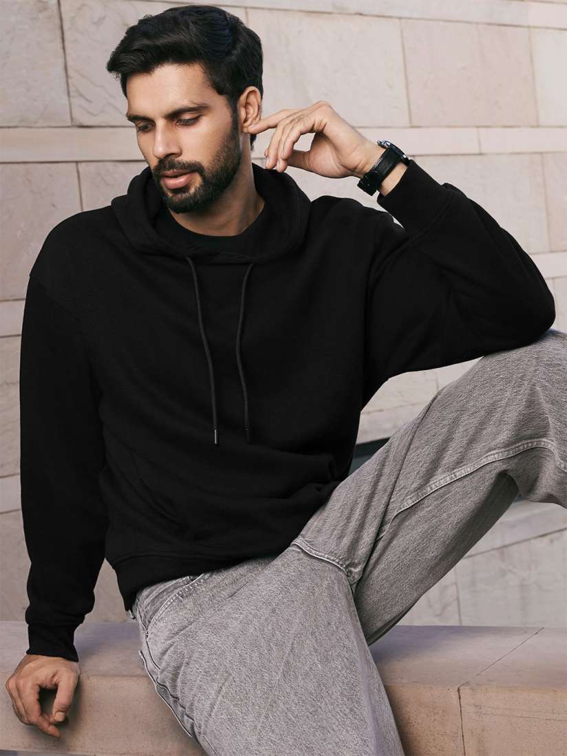 Black hoodie myntra deals