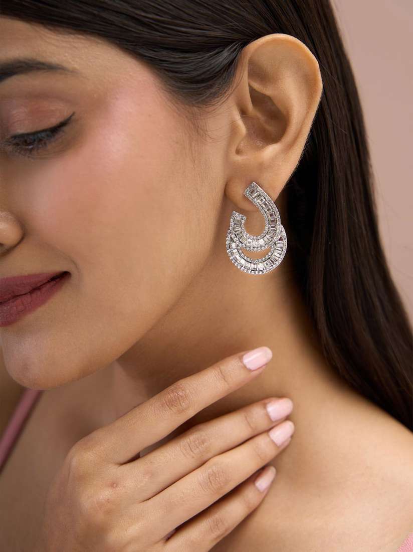 Myntra silver earrings shop