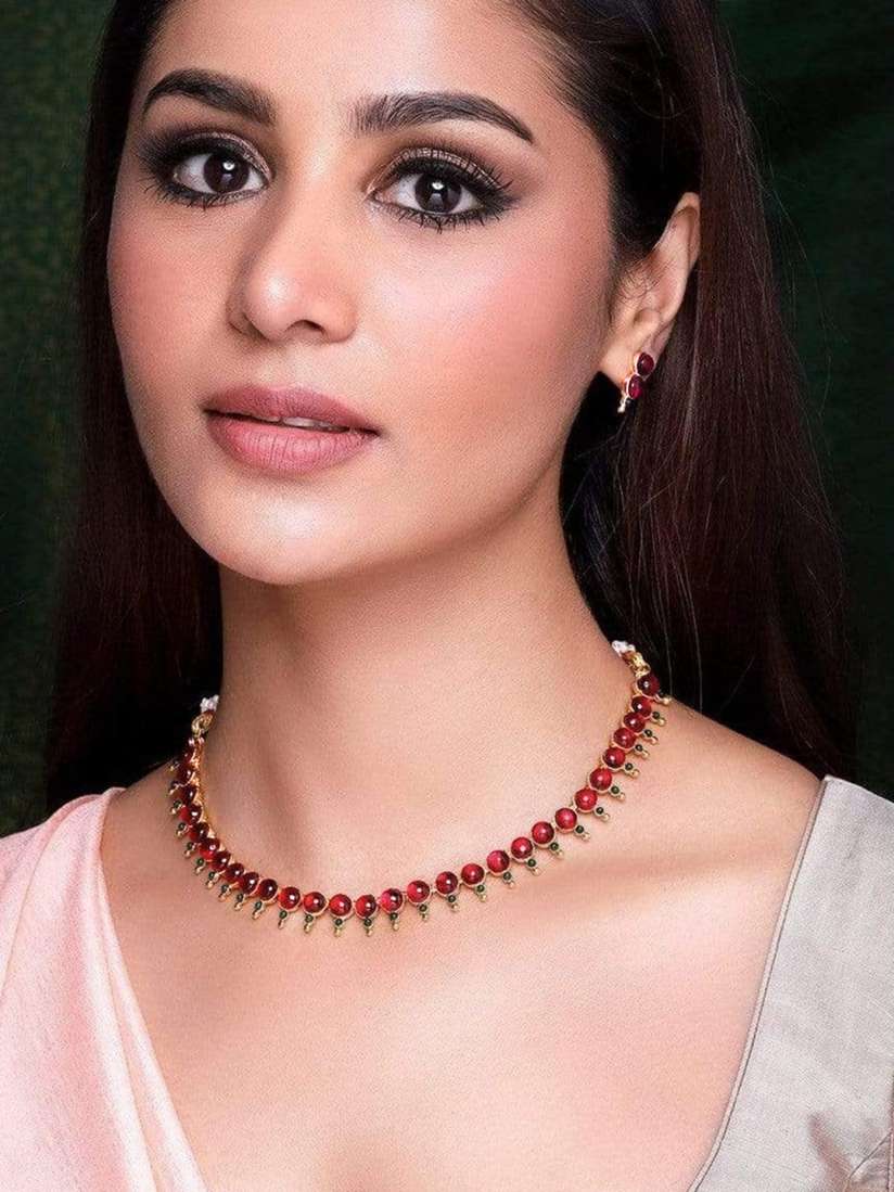 Ruby and emerald jewellery outlet