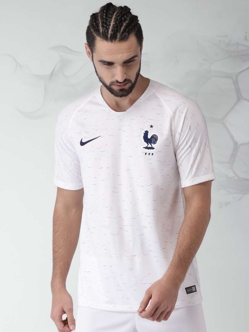 Nike t shirt myntra sales
