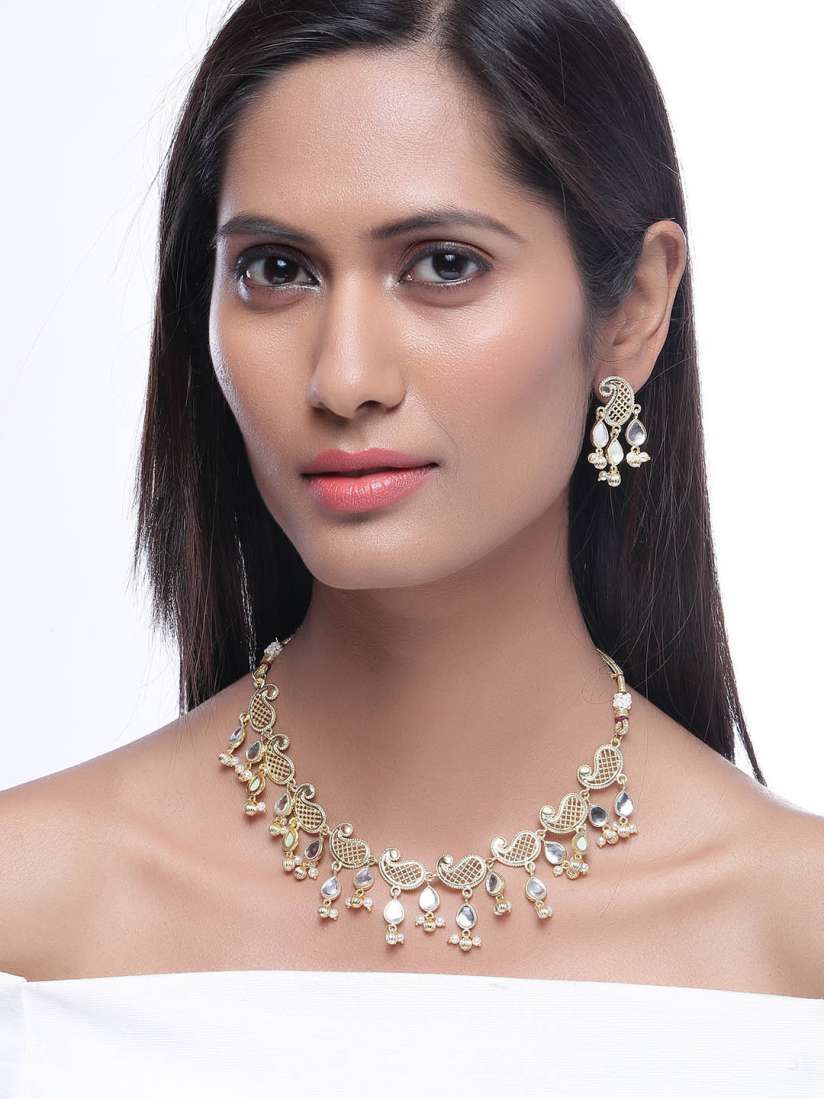 Kundan jewellery on myntra deals
