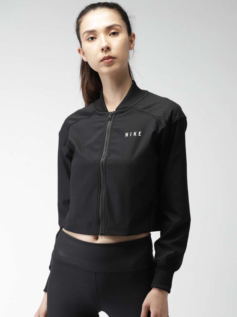 Nike jackets myntra 2025