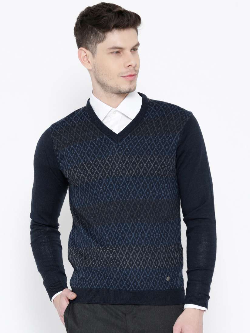 Arrow sweaters top