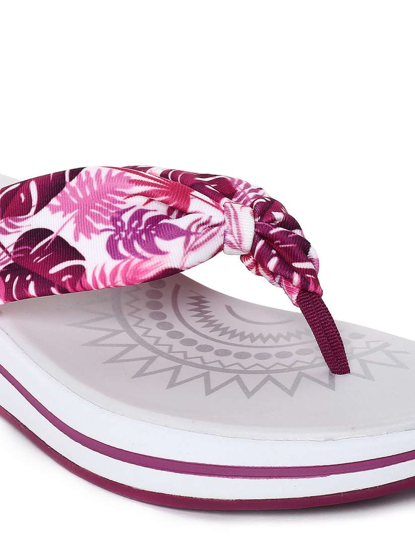 Skechers upgrades flip flops 2025