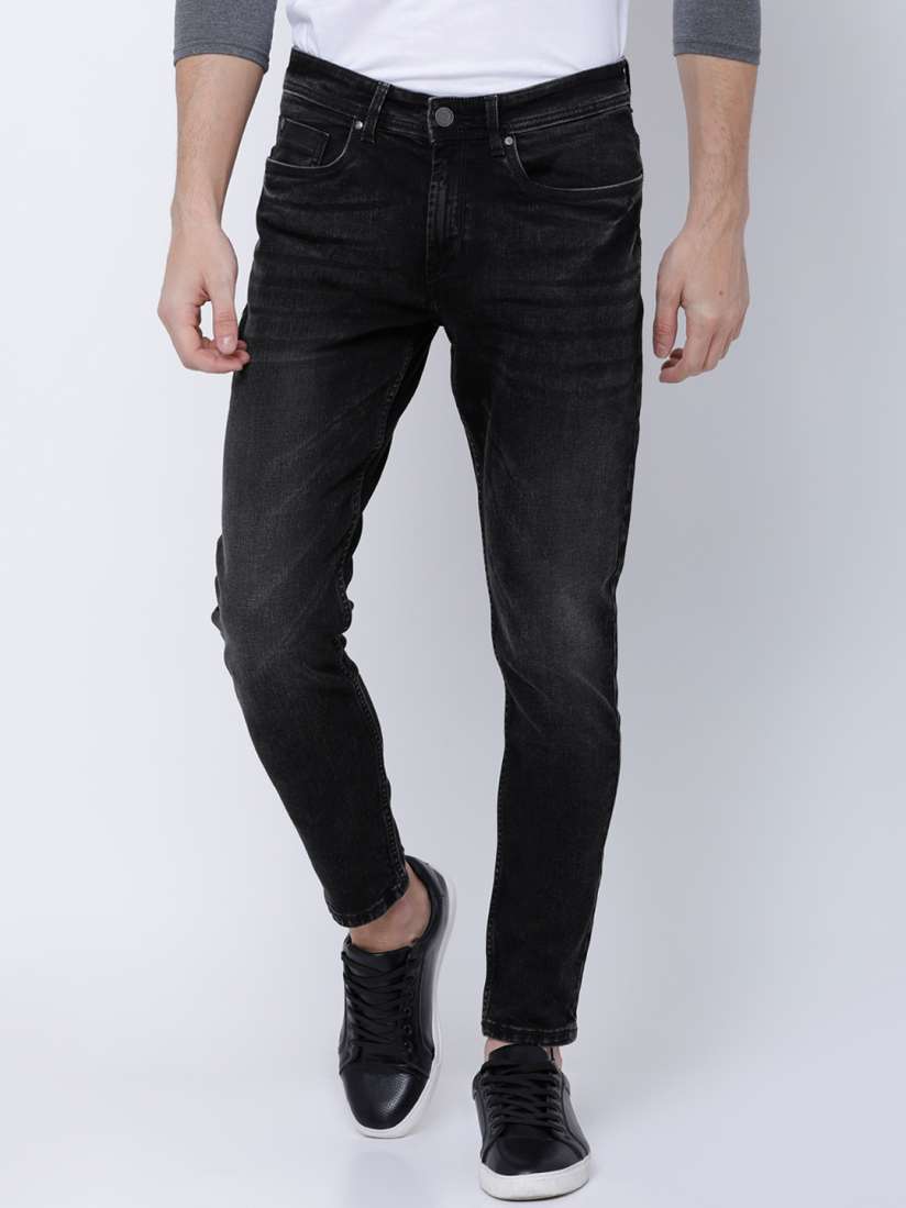 Buy LOCOMOTIVE Men Black Tapered Fit Mid Rise Clean Look Stretchable Jeans Jeans for Men 5706409 Myntra