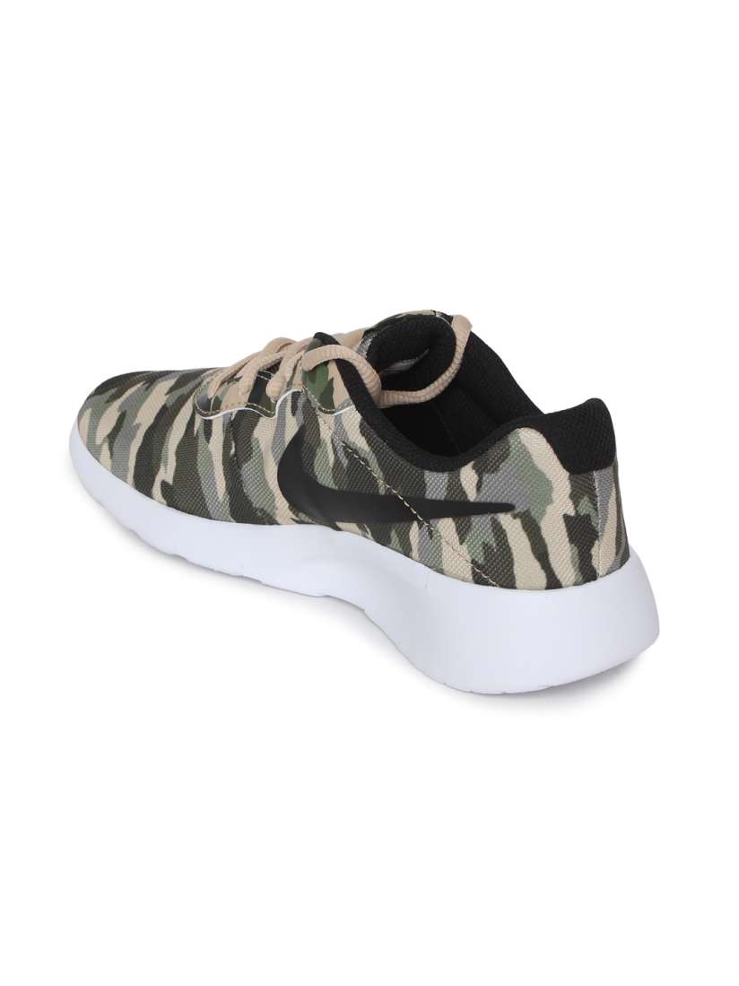 Boys nike camo shoes shop