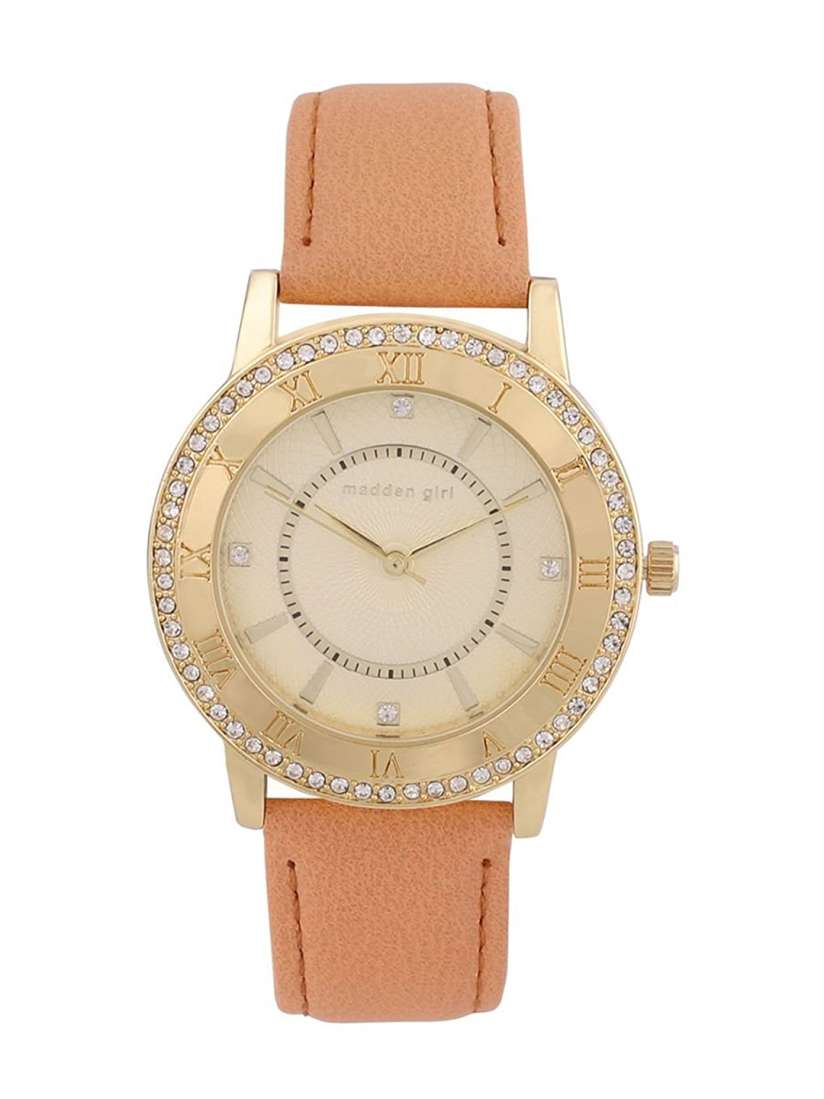 Madden girl watches new arrivals