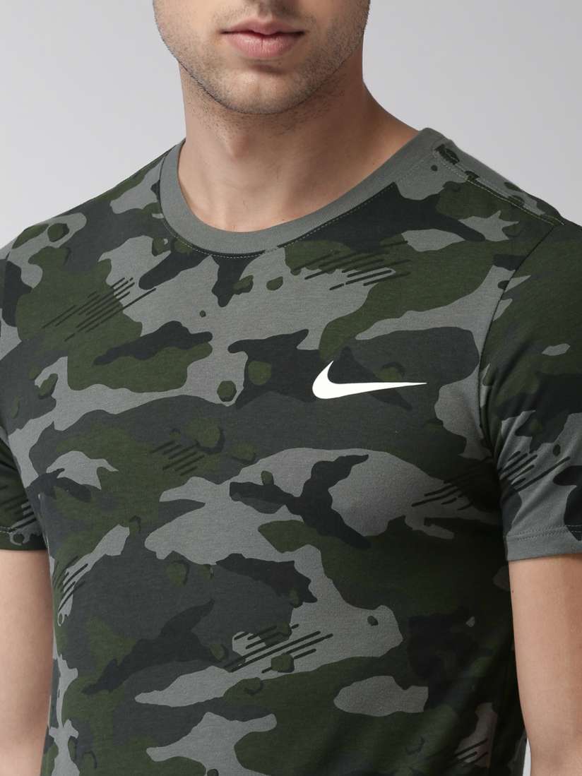 Nike dry camo aop print t shirt mens hotsell
