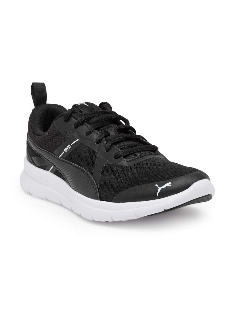 nike training flex essential trainers in black