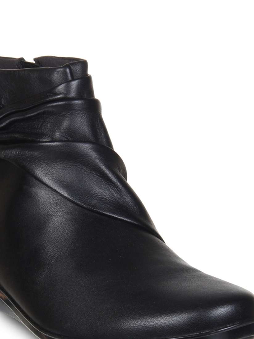 Clarks ladies boots 2018 clearance