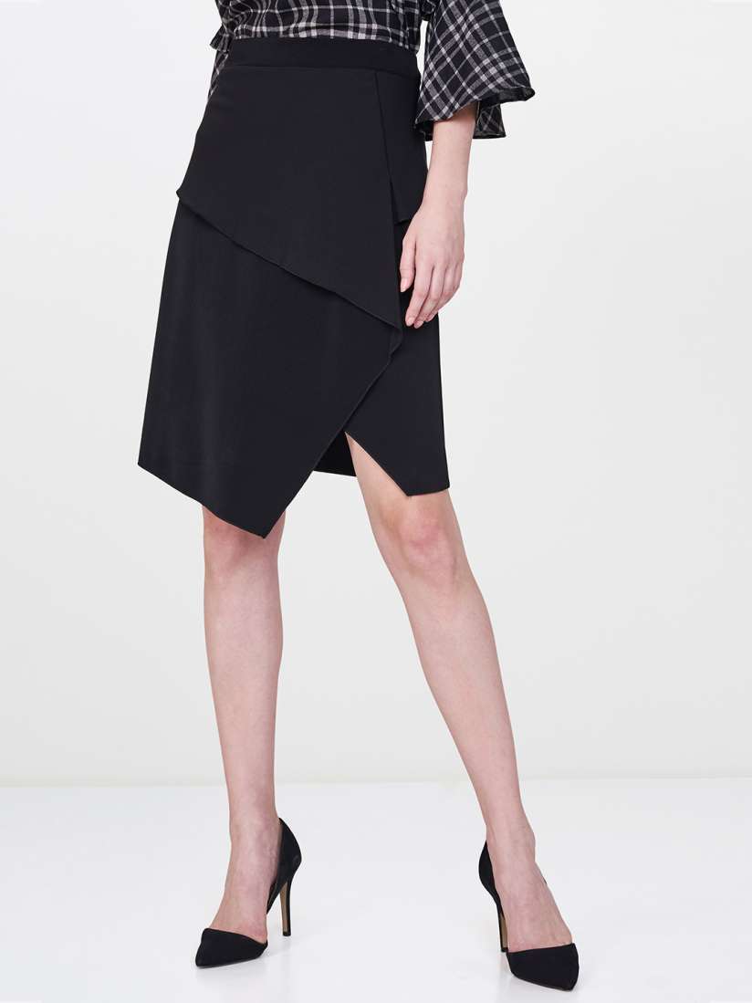Knee length black layered skirt deals