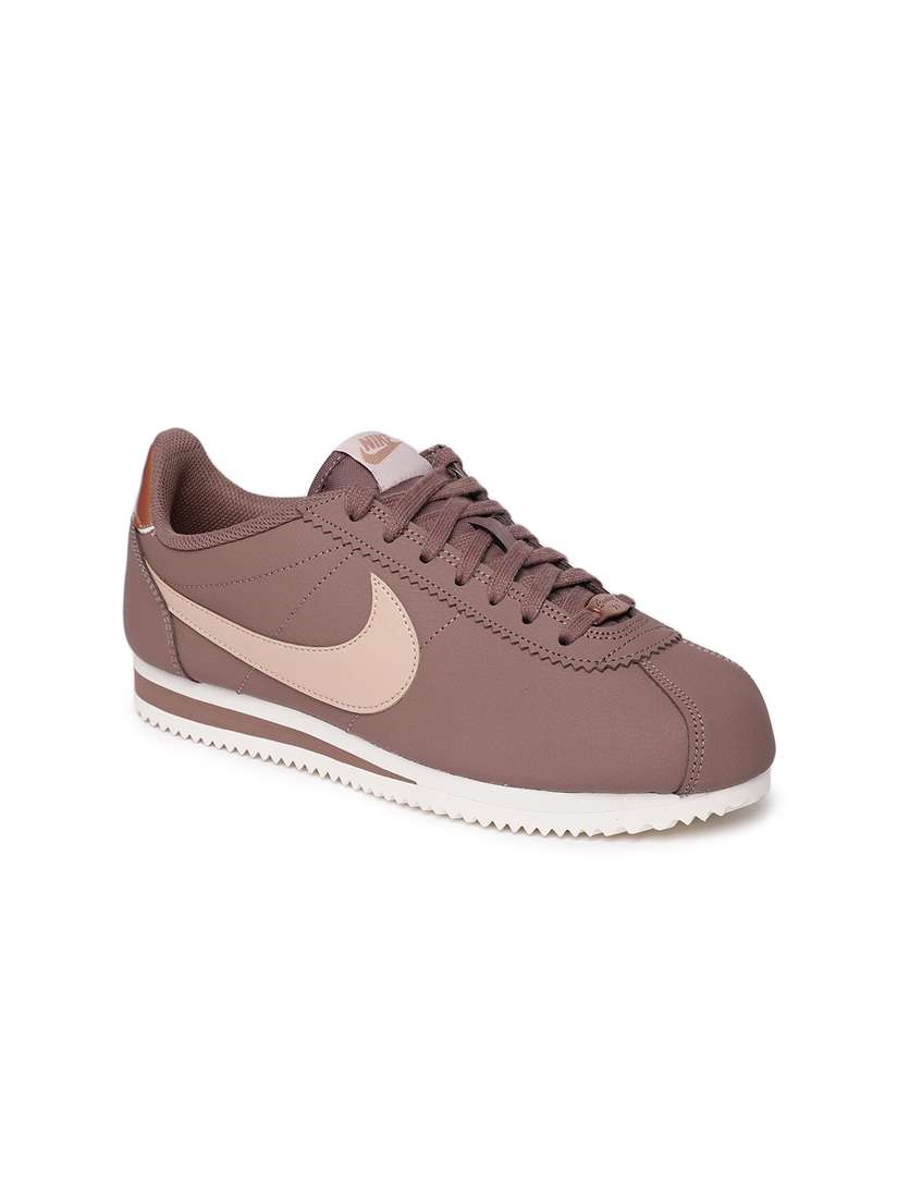 nike women's classic cortez leather casual shoe