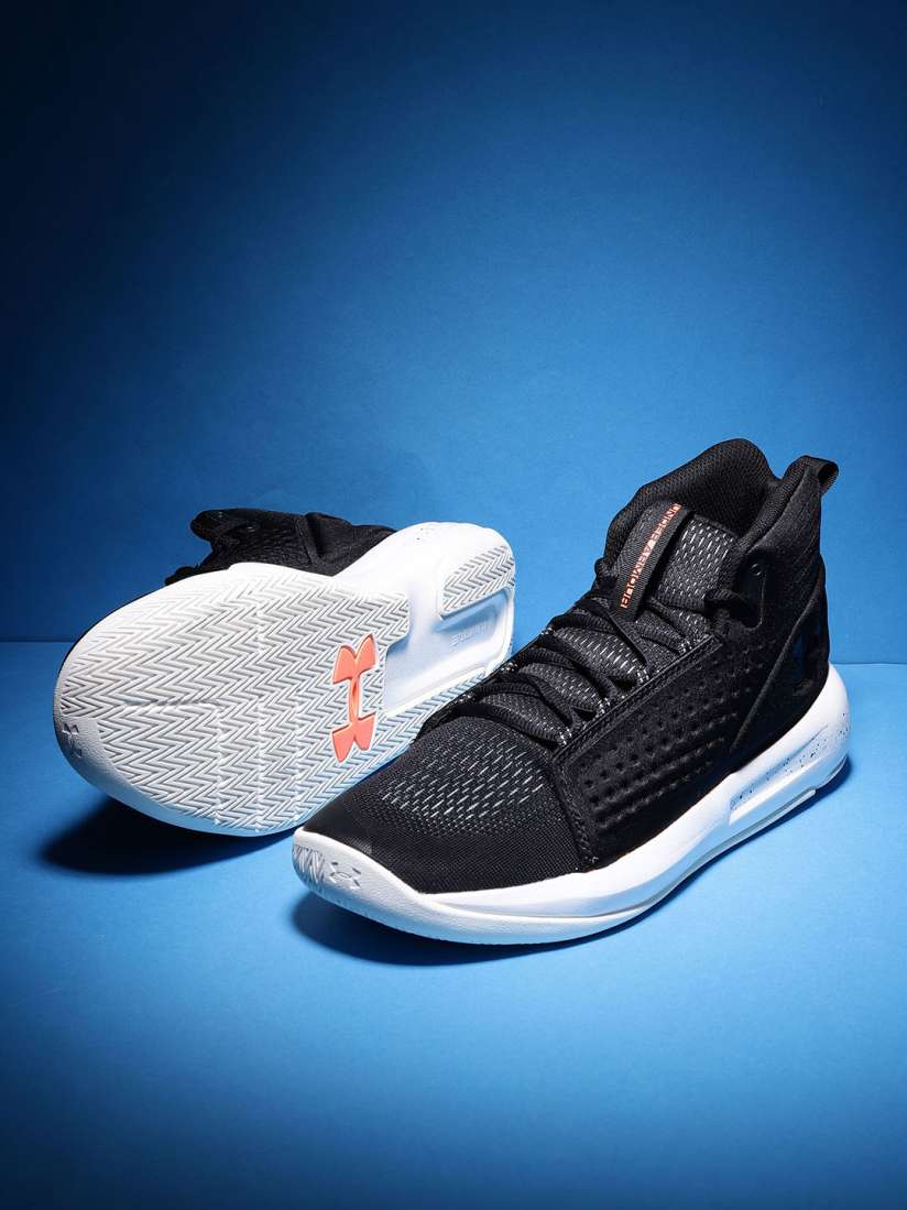Men's ua torch basketball shoes top