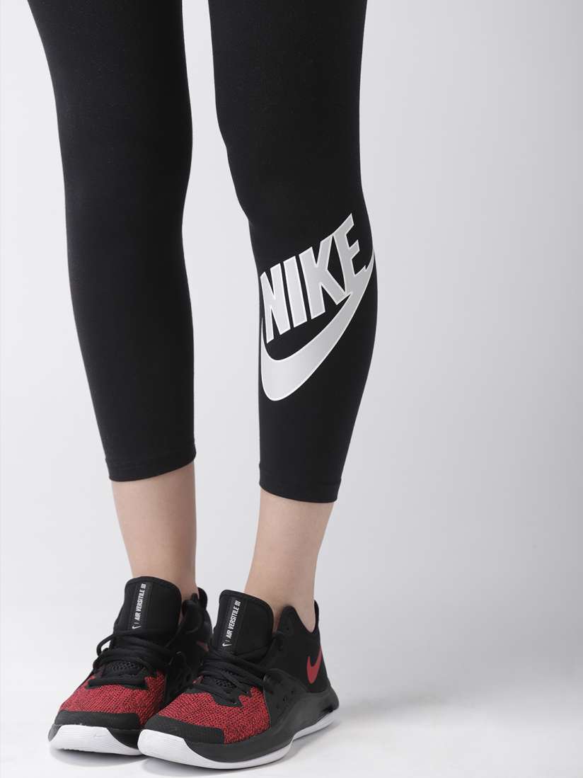Nike black capris discount