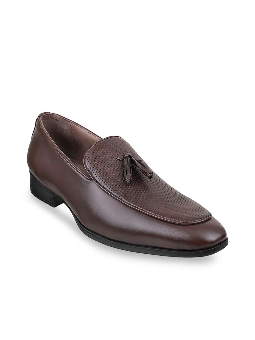 Myntra mochi shoes on sale