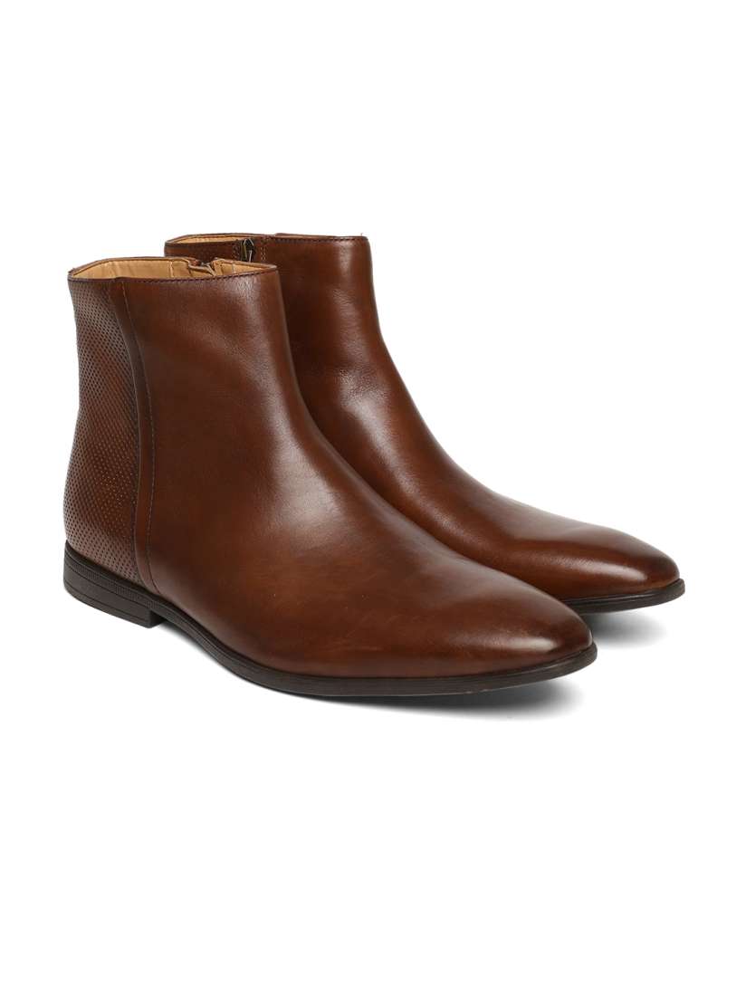 Buy Clarks Men Brown Textured Leather High Top Flat Boots Boots for Men 7713750 Myntra