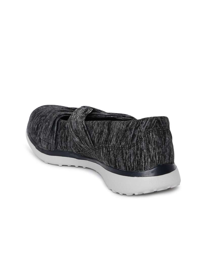Skechers knot concerned on sale