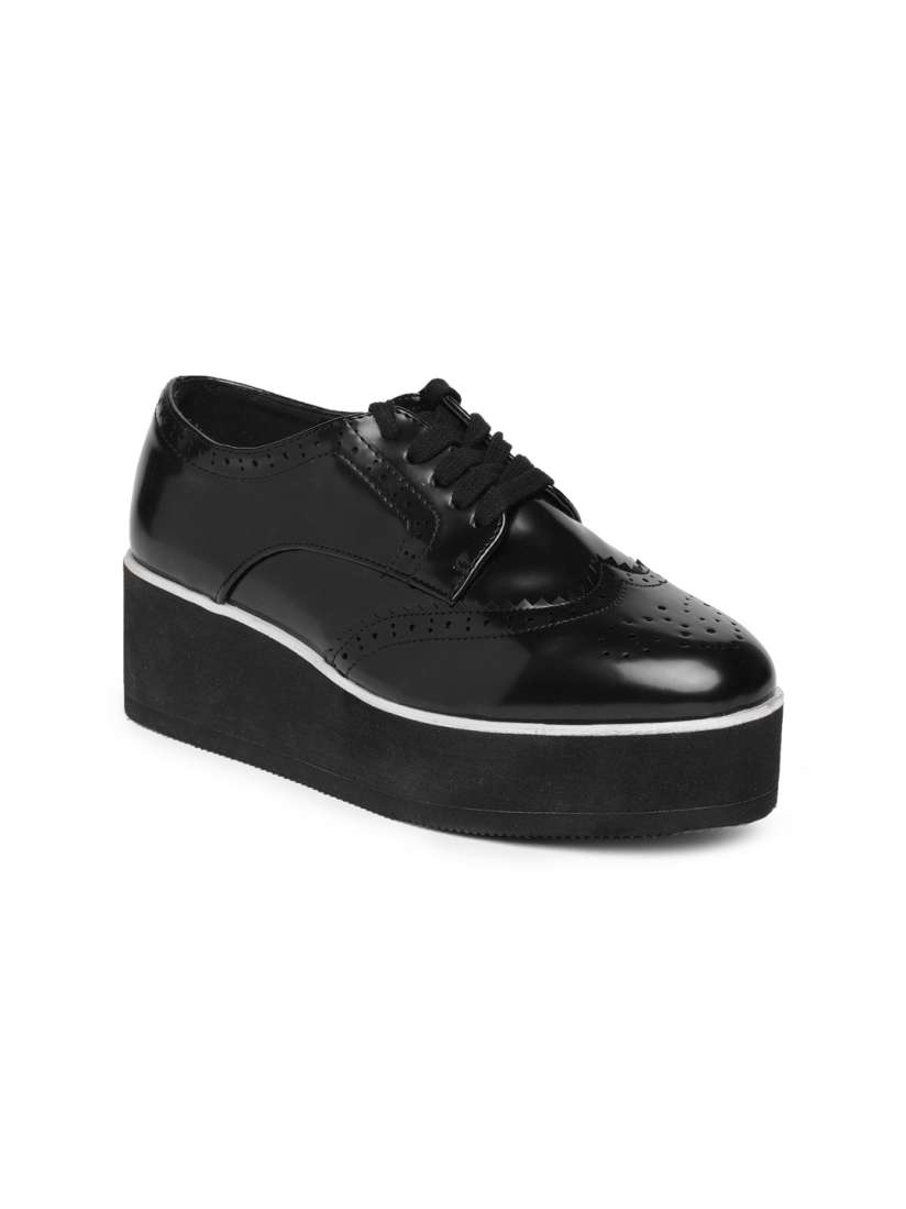 Forever 21 black sneakers 2025