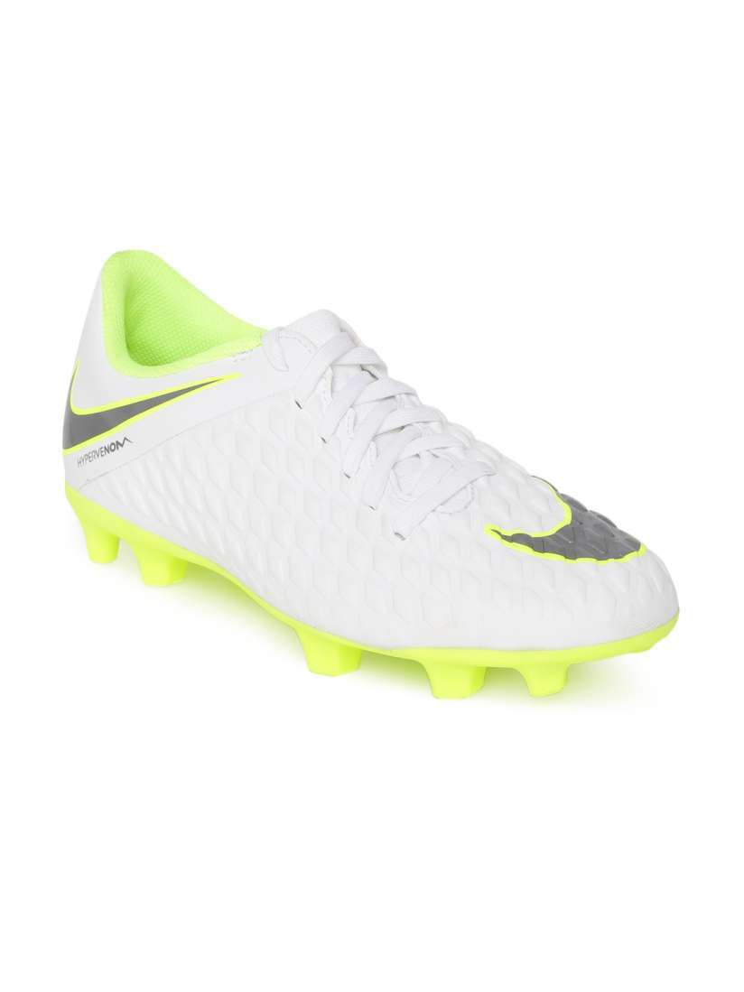 Nike studs myntra top