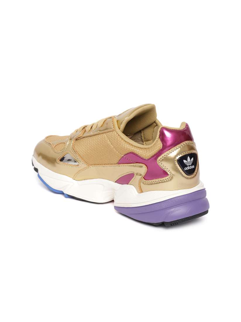 Falcon w gold shop