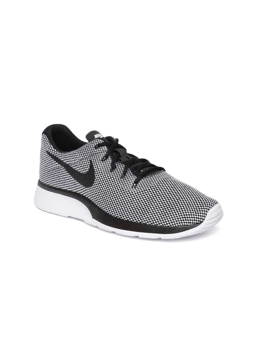 Nike tanjun myntra on sale
