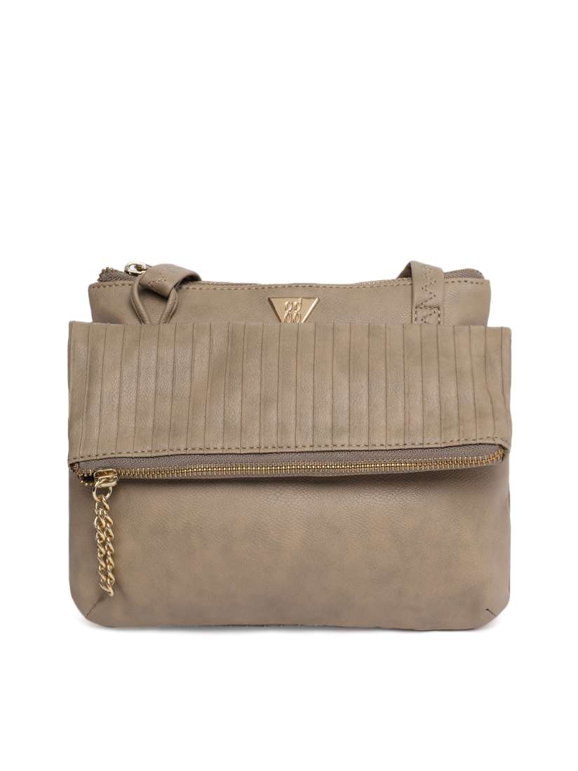 Myntra sling bags baggit deals