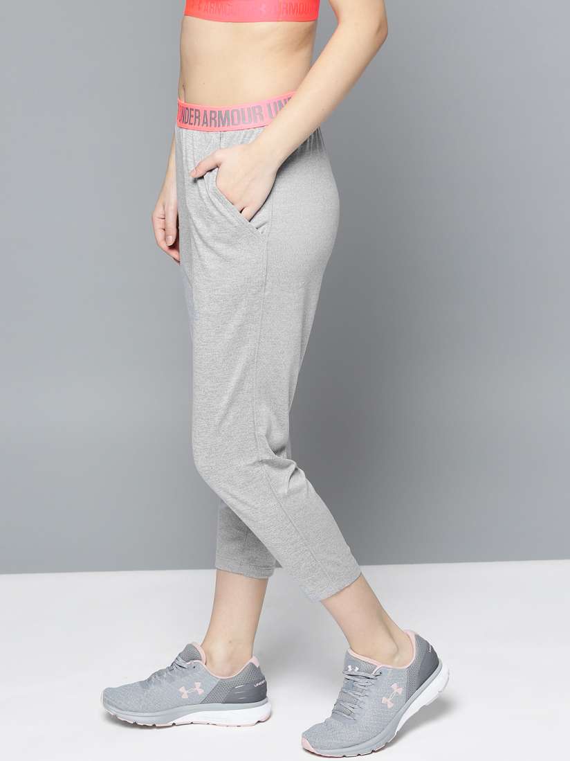 Under armour play up capris top